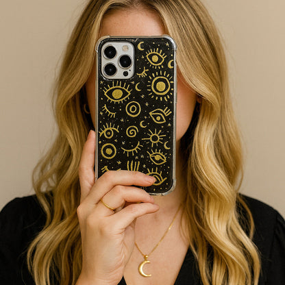 Funda negra con ojo dorado